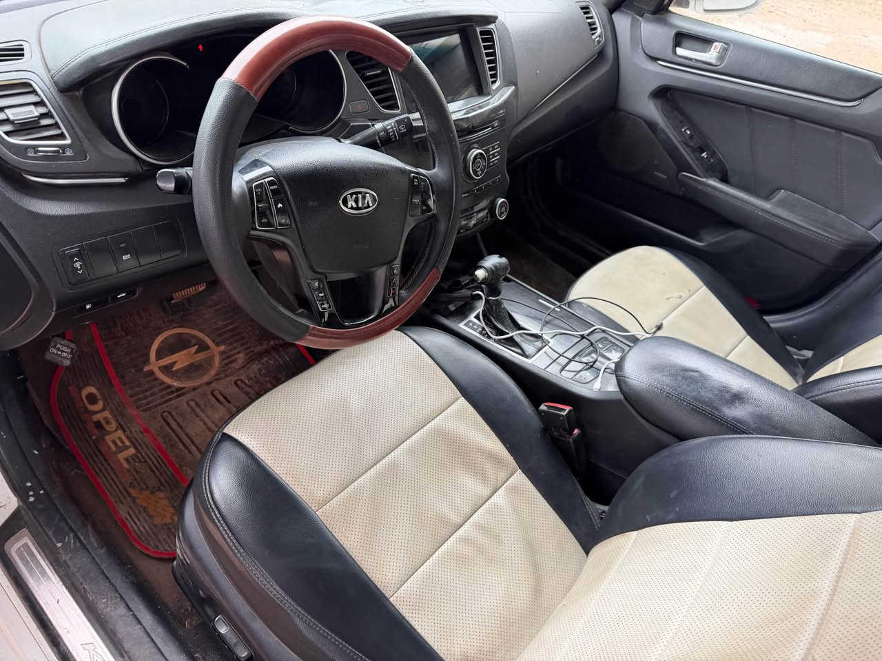 كادنزه ٢٠١٢ خليجية قطعتين صبغ بدون دواخل شرط محرك كير تبريد صدر خلفي امامي جديد تخم تاير جاهزه تخبل السعر ١٠٧ بي مجال حك الجيه العنوان ديالى بلدروز *********** بعقوبة, ديالى
