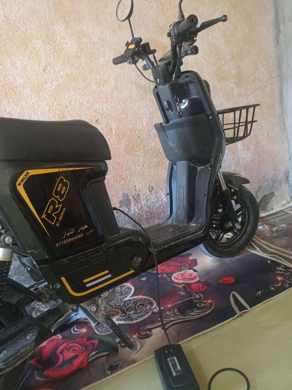دراجه شحن شغاله مسجل كل شيء شغال 
للبيع سعر 350 وبيها مجال 
***********
