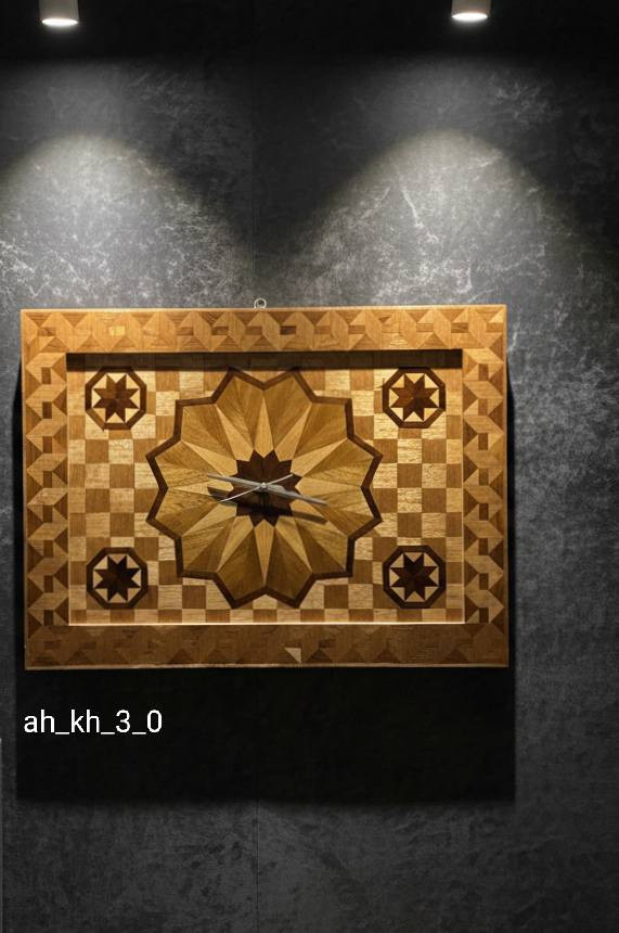 شلونكم يا أهل الذوق.. 🌹
اليوم حبيت أراويكم قطعة اشتغلتها بكل حب ودقة، مو مجرد ساعة، هي لوحة فنية تجسد أصالة شغلنا اليدوي.
​هذه الساعة هي عبارة عن "موزاييك خشبي" هندسي، جمعت بيها أرقى أنواع الخشب الطبيعي:
🪵 خشب الجوز: بجماله وهيبته.
🪵 خشب الصاج: بقوته وعمره الطويل.
🪵 خشب الجاوي: اللي ينطي تباين وتناسق مريح للعين.
​شغل يدوي عراقي (Handmade) بنسبة 100%، . هي ألوان الخشب الطبيعي تحكي قصة الإبداع. 🇮🇶
​تناسب جداً المكاتب الفخمة، أو صدر الصالة، وحتى كهدية "تبيض الوجه"
القياس 83*61


**إذا كنت صاحب هذا الإعلان وتريد حذفه لأي سبب، رجاءا أرسل رسالة إلى الدعم الفني**