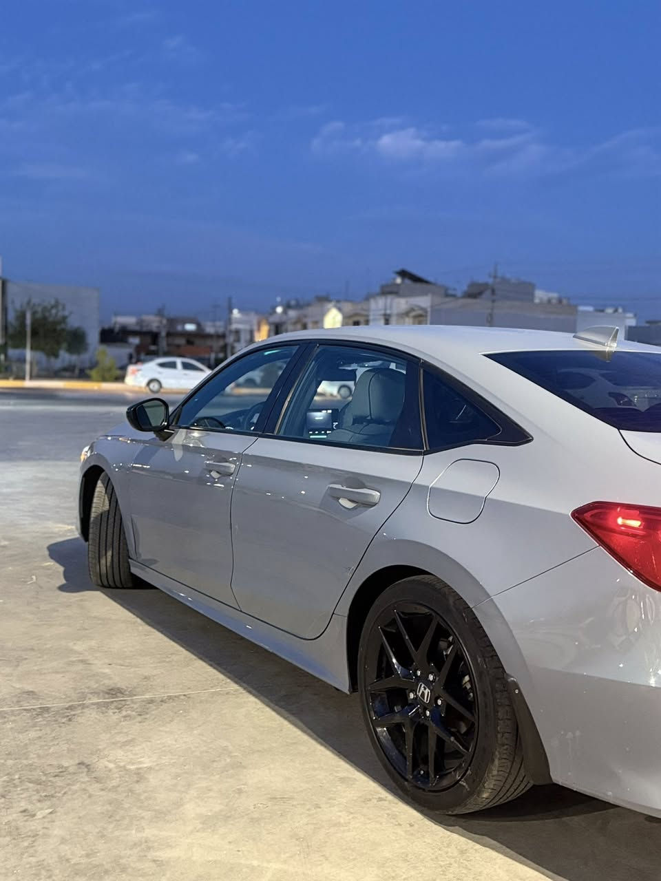 السلام عليكم 
هوندا سيفك موديل 2023 سبورت

فحص مؤقت 
فول مواصفات ماعدا الفتحه
وارد أمريكي 
محرك 2.0تنفس طبيعي 
صور الحادث مرفقه بالمنشور
السعر 135 وبيها مجال قليل 

للتواصل :***********
