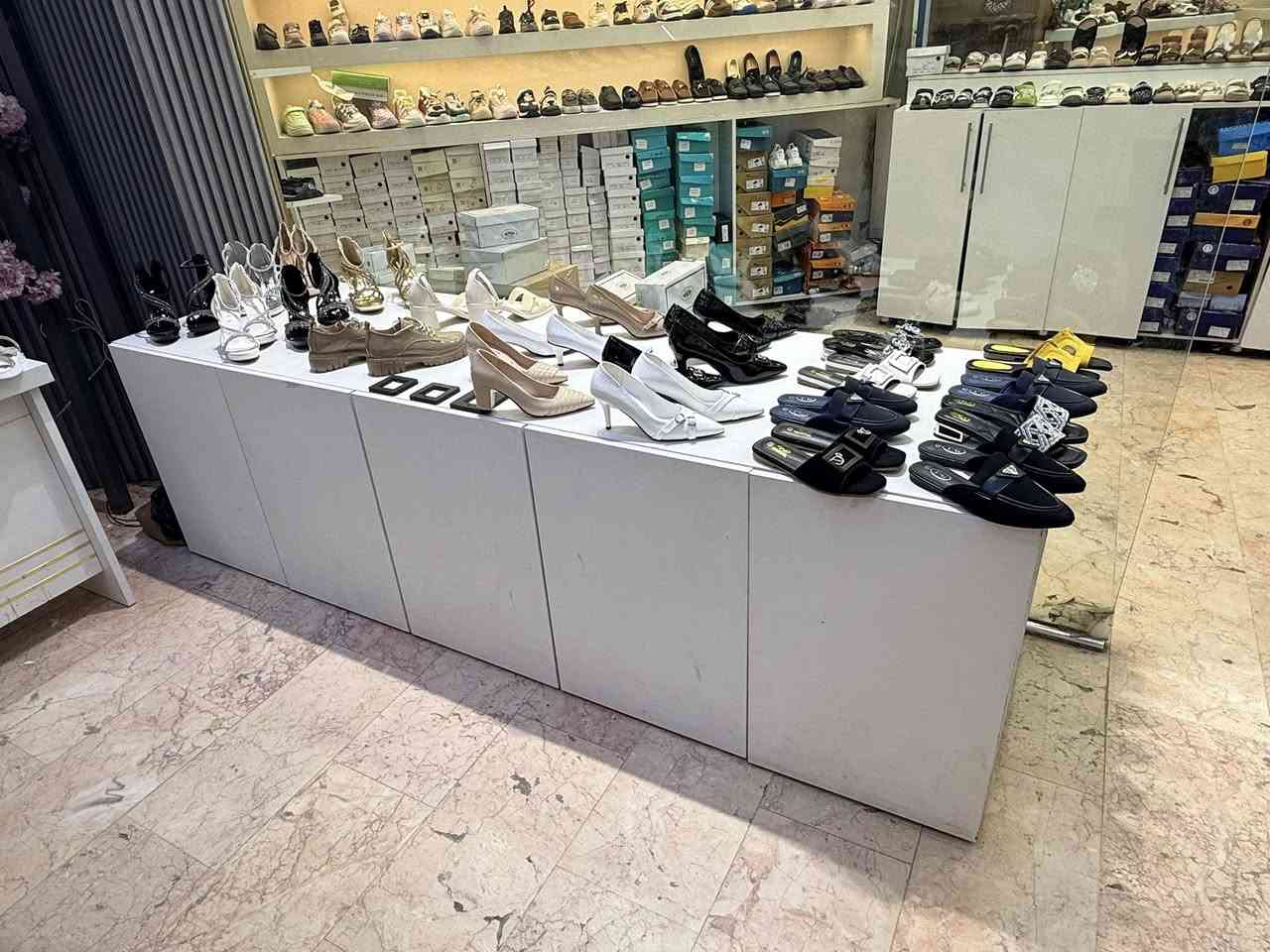 فاترينات مستعملة بحالة ممتازة، جاهزة للشغل مباشرة❤️ ديكور مرتب وعرض أنيق لمنتجاتك بأقل تكلف
العنوان السيدية والسعر بالخاص التواصل عبر الرقم ***********
