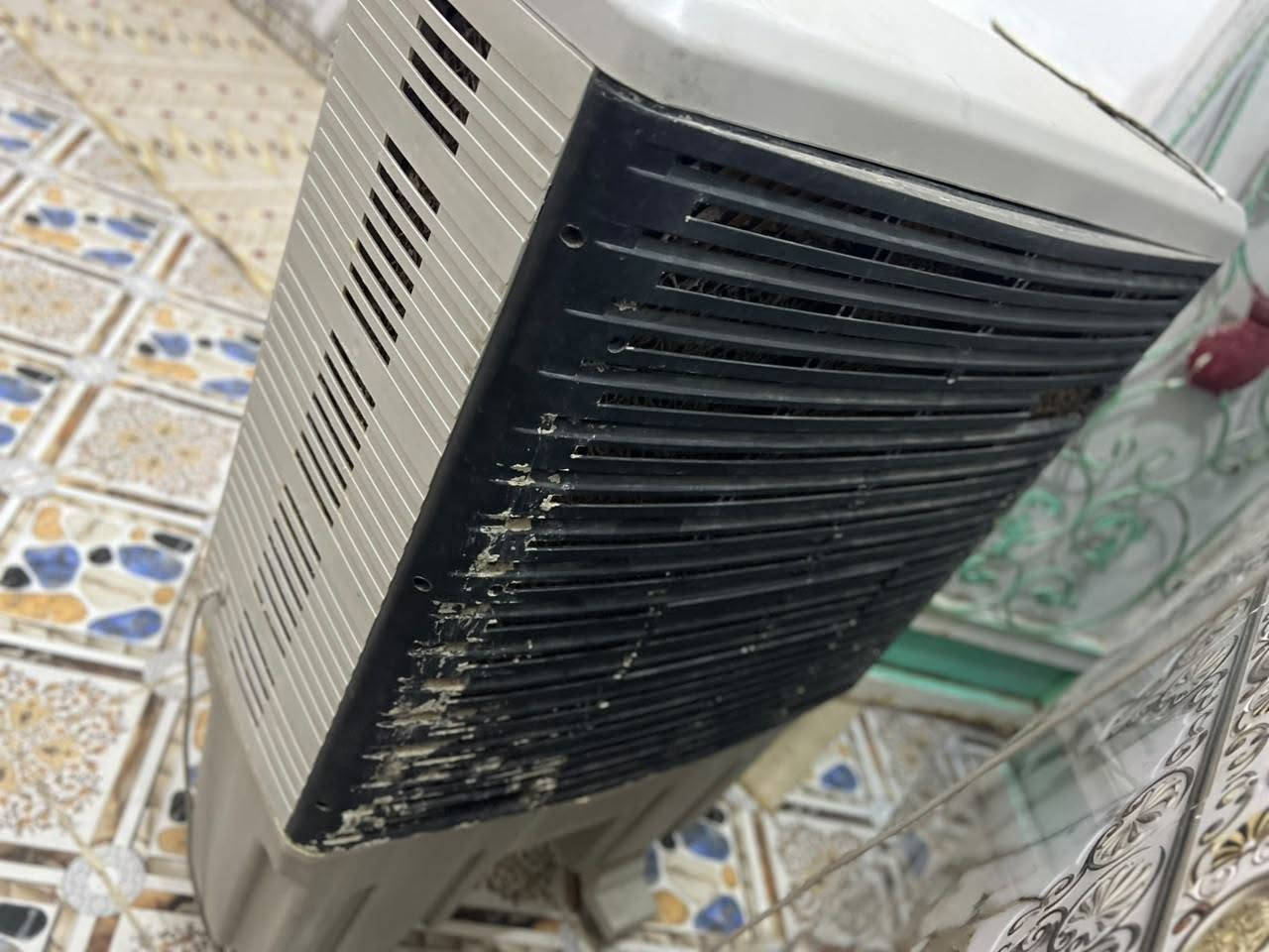 مبردة بلاستك حجم كبير بسعر مناسب 125 رقم الهاتف ***********
