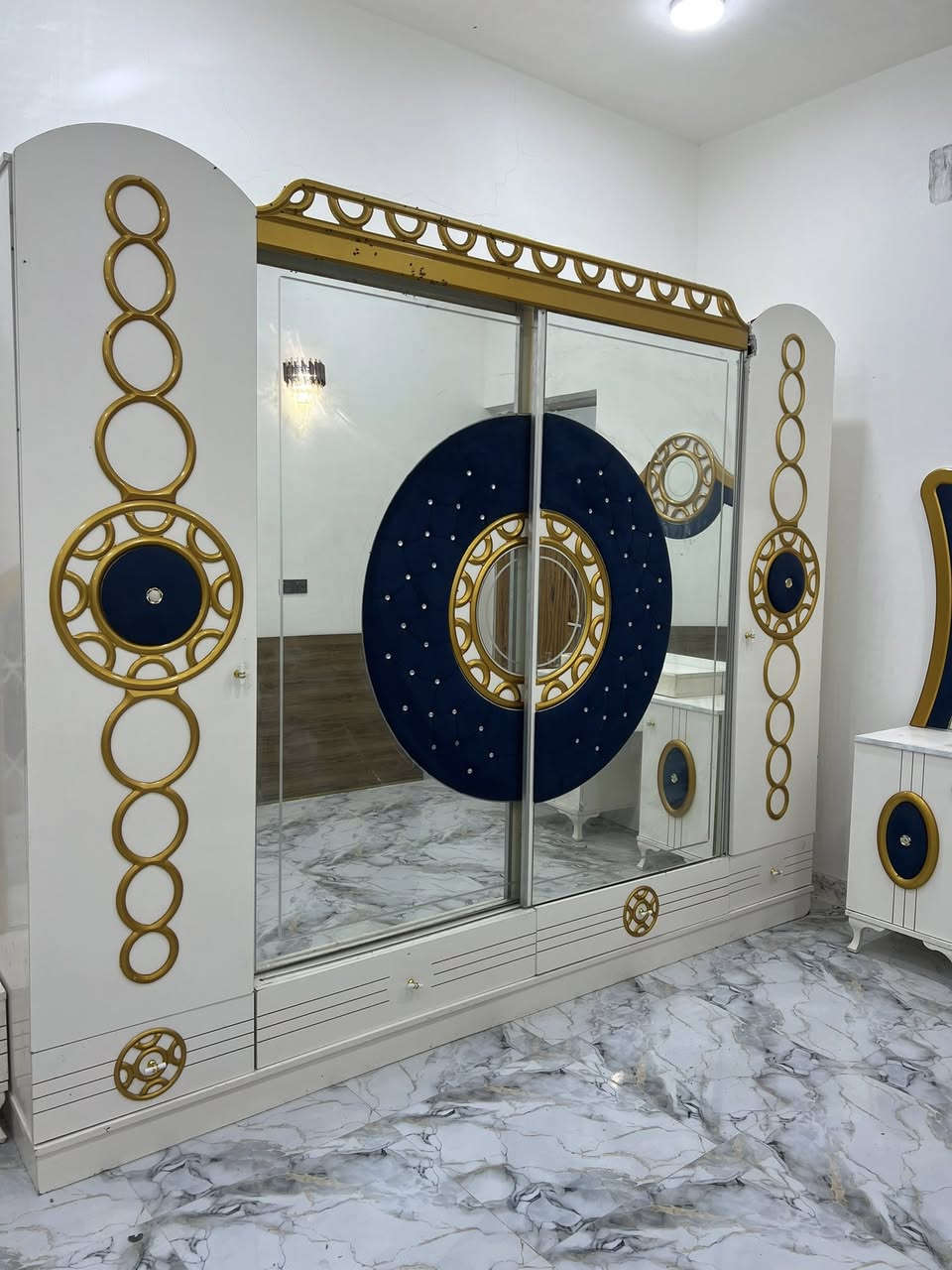 غرفة نوم تركيه نظيفه سعره 550 وبيه مجال الشراي عنوان ناصريه منطقه السبل الاتصال ***********
