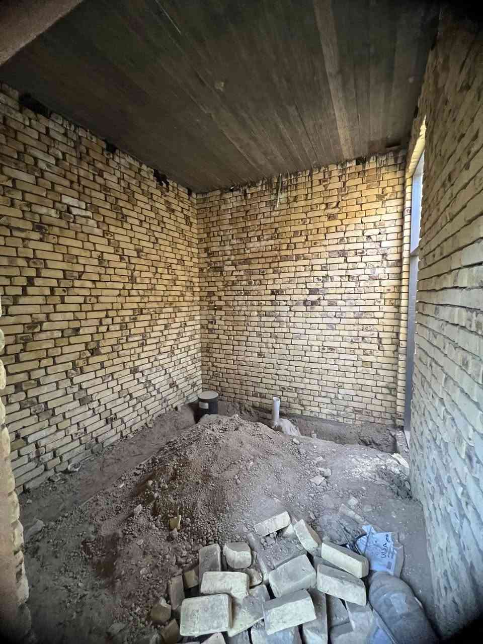 هيكل للبيع 🏠
🧾نوع العقار شاغر 
📉المساحة ١٠٠م النصف الأمامي
الـسـعـر ٣١
العنوان 📍حي الفداء 
للأستفسار ☎️***********
