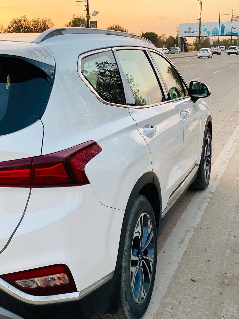 『 بسـم ٱللّٰه الرحـمـن الرحيم 』🤍
هيونداي سنتافي 2019 خليجي للبيع.
سبعة راكب بيها ضربة شبر جوه الرقم بالصندوق والباب الخلفي جهة الصدر بي شخوط.
الرقم الشمالي الجديد باسمي. 
مواصفاتها تشغيل بصمة ، بصمتين ، مكينه4سلندر ٫ثلاث وضعيات قيادة مع شفتات و حساسات امامي خلفي ، مراية شفط ، مقاعد جلد وكهربائي ، دواخل اسود وبيجي ، شاشة كبيرة ،ثلاث قطع تبريد ثلج ، السيارة معروفة مواصفاتها 

السيارة باسمي ومكاني البصرة وتحويل ثاني يوم ومكفولة من كلشي ما عدا المذكور
السعر شدتين وخمسه ورقة (190)وبيها مجال قليل
الهاتف: ***********
