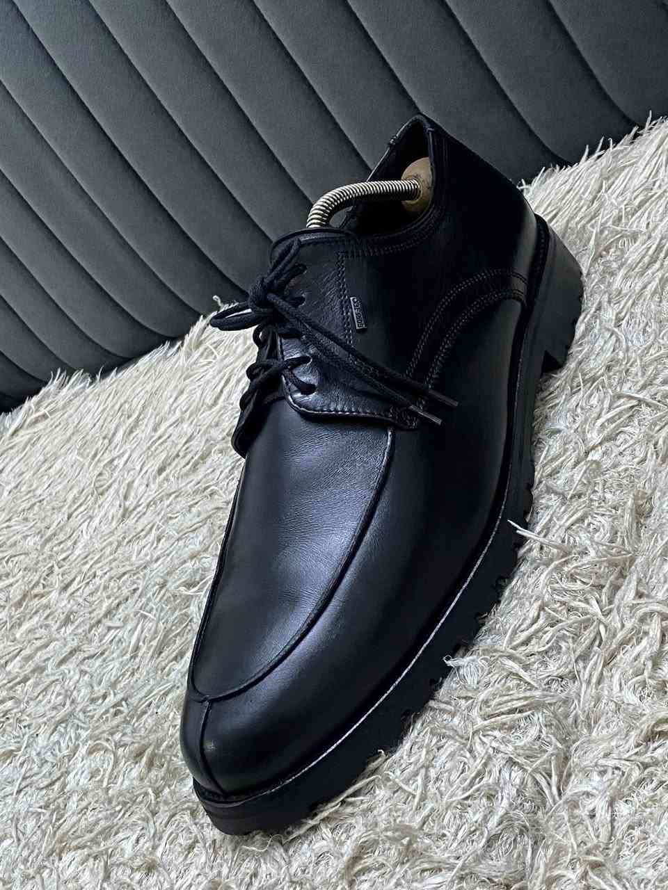 بالەی ئەوڕۆپی مارکەی لۆید ئەلمانی ئۆرجنال ئەسلی قیاس ٤٤..خاوێنی ٩٩ /١٠٠ گۆرتیکس دژە ئاو…..                              حذاء باله اوربى ماركه لويد اورجنال اصلى ضد الماء قياس ٤٤..النضافة ٩٩/١٠٠…يوجد توصيل ***********
