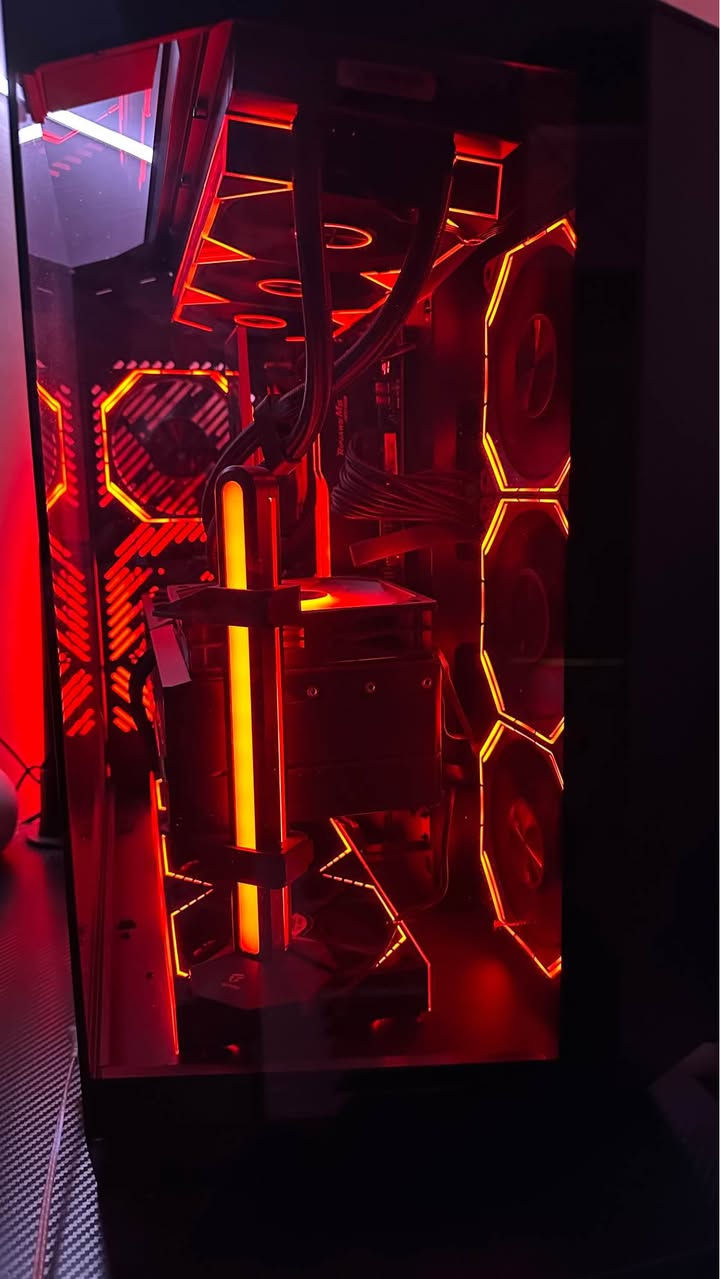السلام عليكم pc فول مواصفات مجمعها بشهر ال١٠ كلش نظيفة اريد ابيعها السعر ٤ ملايين و٢٥٠ الف 
مكاني بغداد ‏
رقم الهاتف ***********
M.B X870E aorus pro
‏Cpu : Ryzen 7 9800x3d
‏RAM : G.skill ripjaws 32gb 6000mhz cl36
‏Cooler : jungle leopard Pro flow 360
‏Gpu 5080 aorus master
‏PSU: Thermalright SP1000 1000W 80+ Platinum [Modular]
‏Storage : m.2 Samsung 990 pro 1tb+ m.2 lexar 1tb
‏Case : DarkFlash DY470 بغداد, العراق
