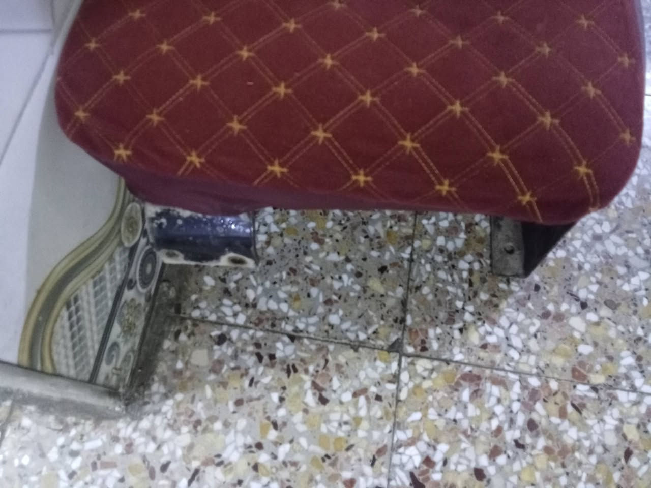 السلام عليكم كشنات تفصال إبدال القلابيات مال فتون أو جنبي جوكر المكان بغداد مدينة
***********
