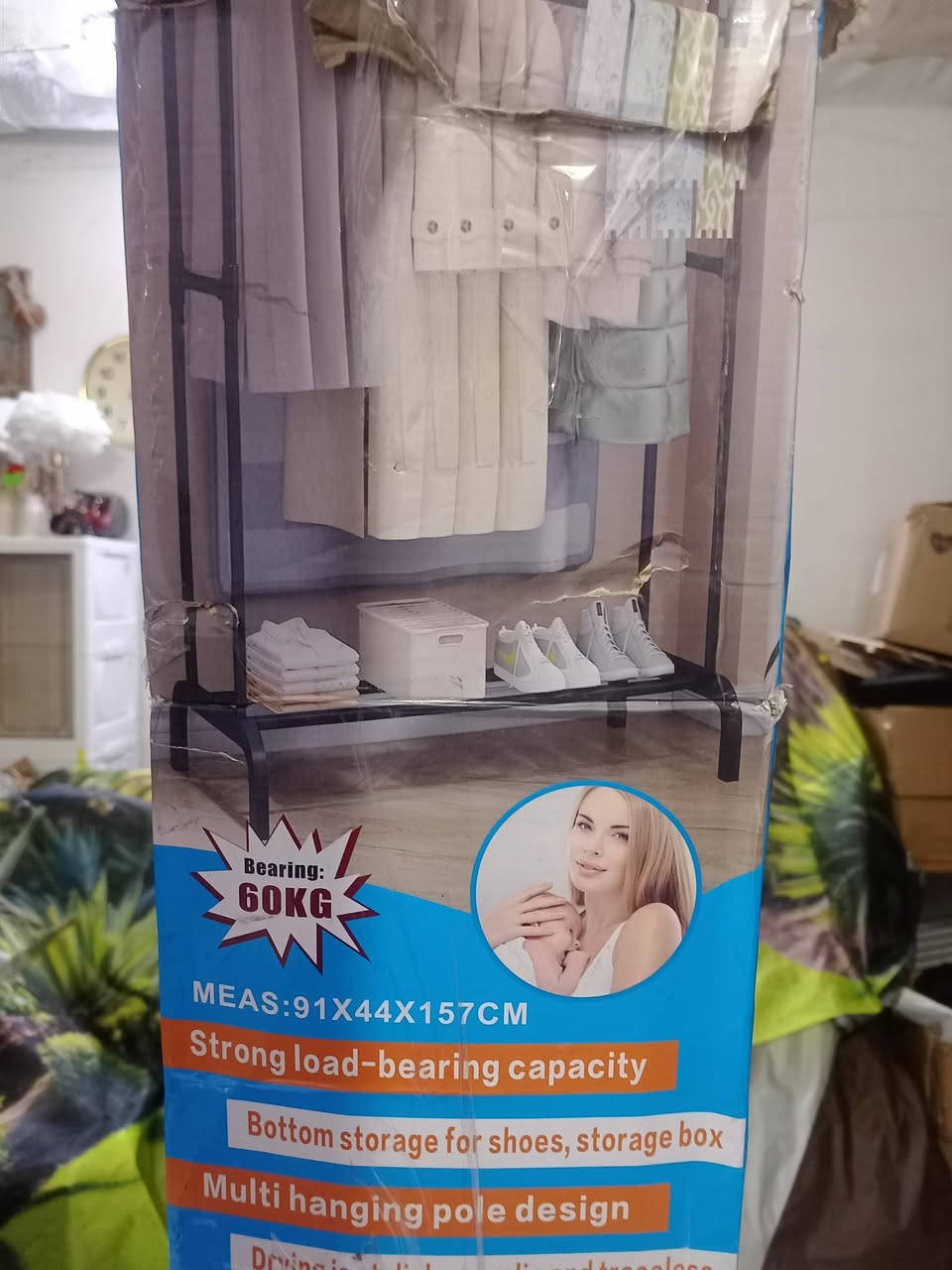 هذا المنتج عبارة عن رف ملابس متعدد الوظائف (Functional Coat Rack) يتميز بقدرة تحمل تصل إلى 60 كيلوغرام. 
سعر 10 ااف


**إذا كنت صاحب هذا الإعلان وتريد حذفه لأي سبب، رجاءا أرسل رسالة إلى الدعم الفني**