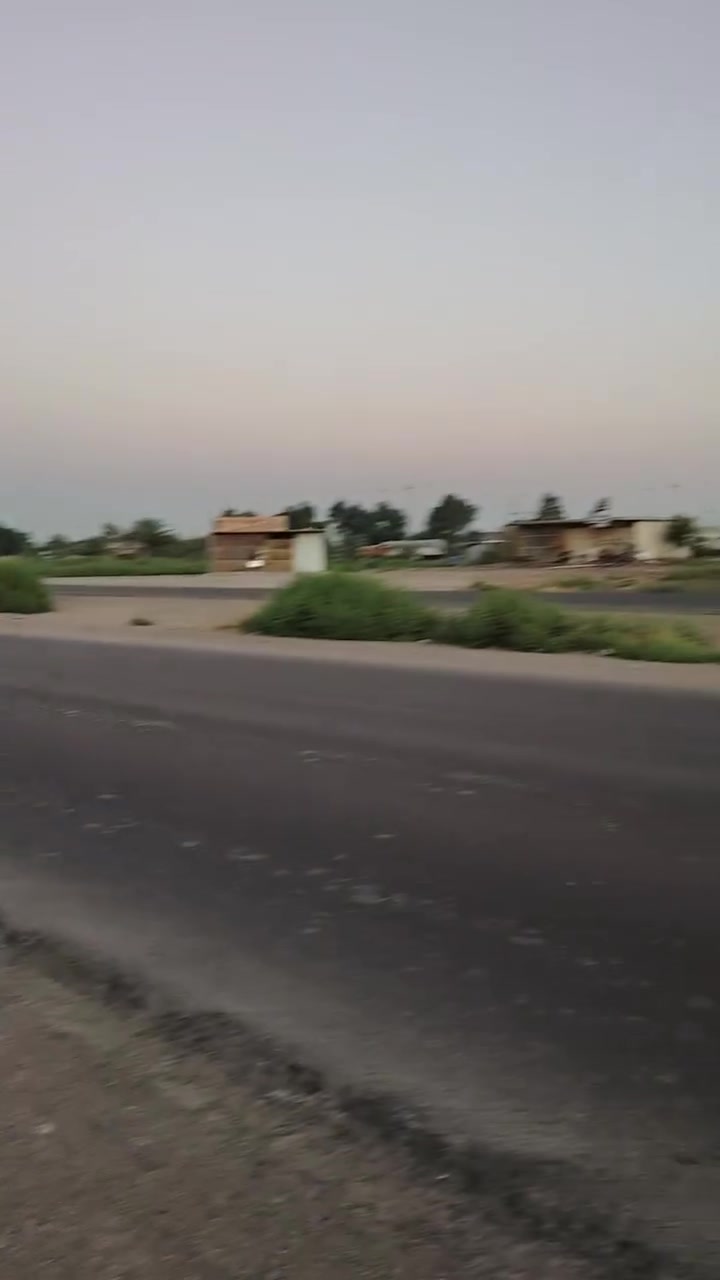 السلام عليكم أرض 3 دونم وبيها  بيت هيكل للبيع المكان واسط قضاء العزيزية منطقة الكرامة مع خدمات ماء وكهرباء ***********
