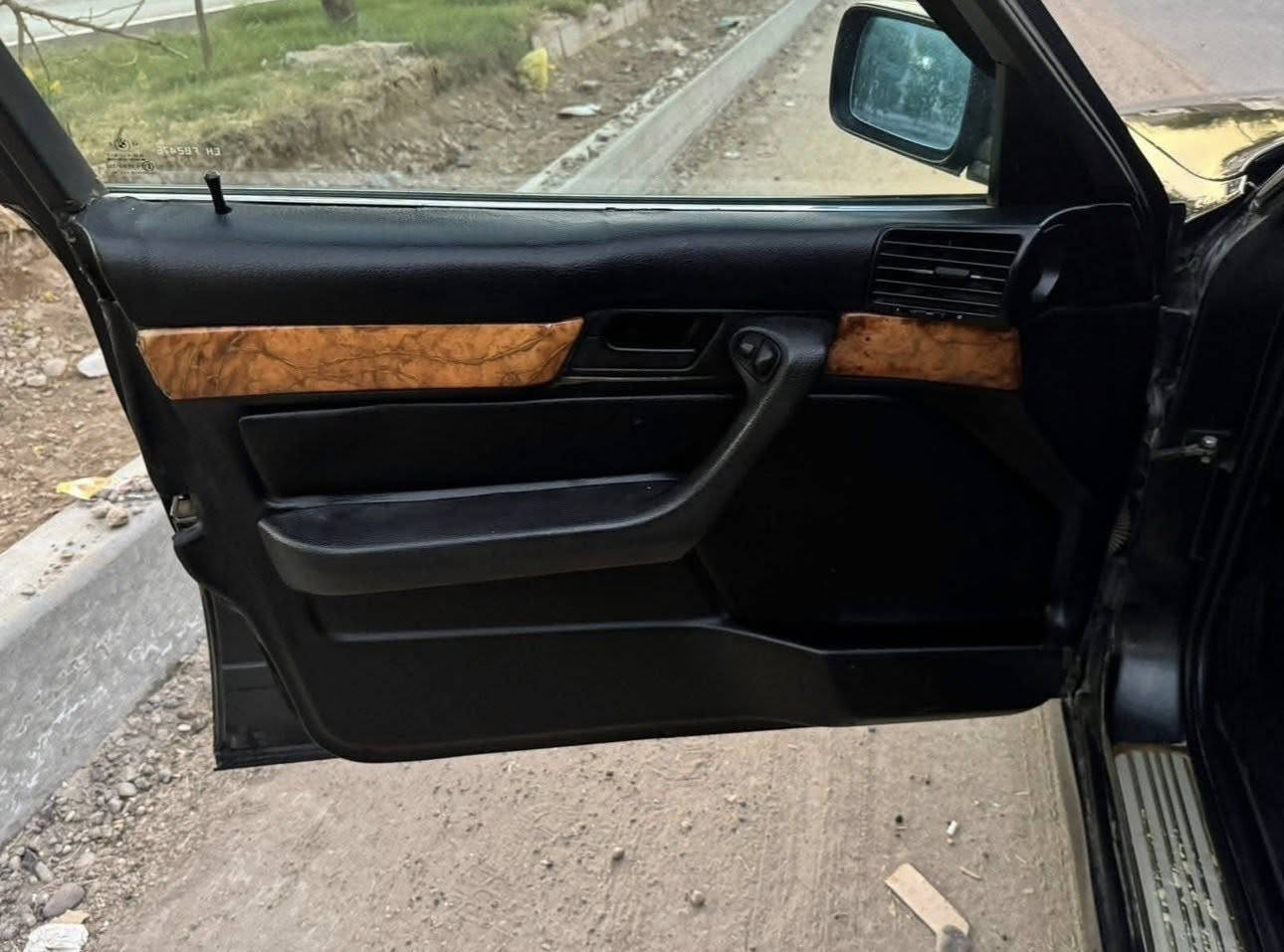 ادوات بي ام للبيع
بنيد بجم عريض كامله ويه البطانه  ٢٠٠$ 
دعاميه ام تايوان درجه اولى ١٠٠$
غرفه كامله ٤٥٠$
مكاني السليمانيه ***********
