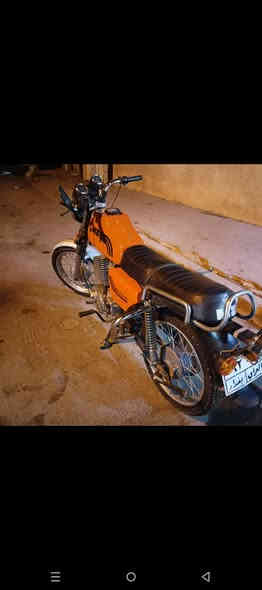 سلام عليكم 
دراجه MZ صناعه الماني 🇩🇪
موديل 1984
الدراجه مكينتها تخبل صافيه ما بيها اي نقص 
كهربائيات كلها شغاله اشاير + لايتات كله شغال 
مكان الدراجه بغداد الكرخ 
 الدراجه مرقمه بغداد راعيها خارج العراق و اخو موجود بغداد 
اكفلك من سرقه و من اي امور قانونيه 
السعر 1750 مليون و سبعميه وخمسين 
بيها مجال بسيط 
***********
