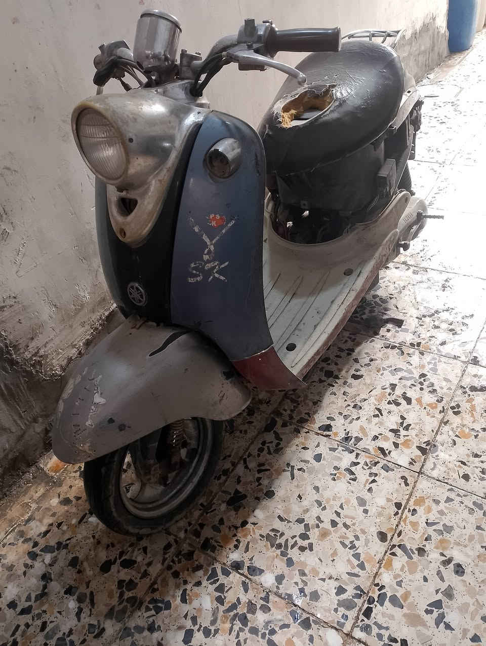 السلام عليكم دراجه كلاسك عبد الحليم دراجه خير من الله تجي وتشوف يشهد الله مكينه جديده  سلف هندر كهربائات دراجه بس كفرات يرادله فقط  السعر 150 وبيه مجال مكاني بغداد الشعب رقمي ***********
