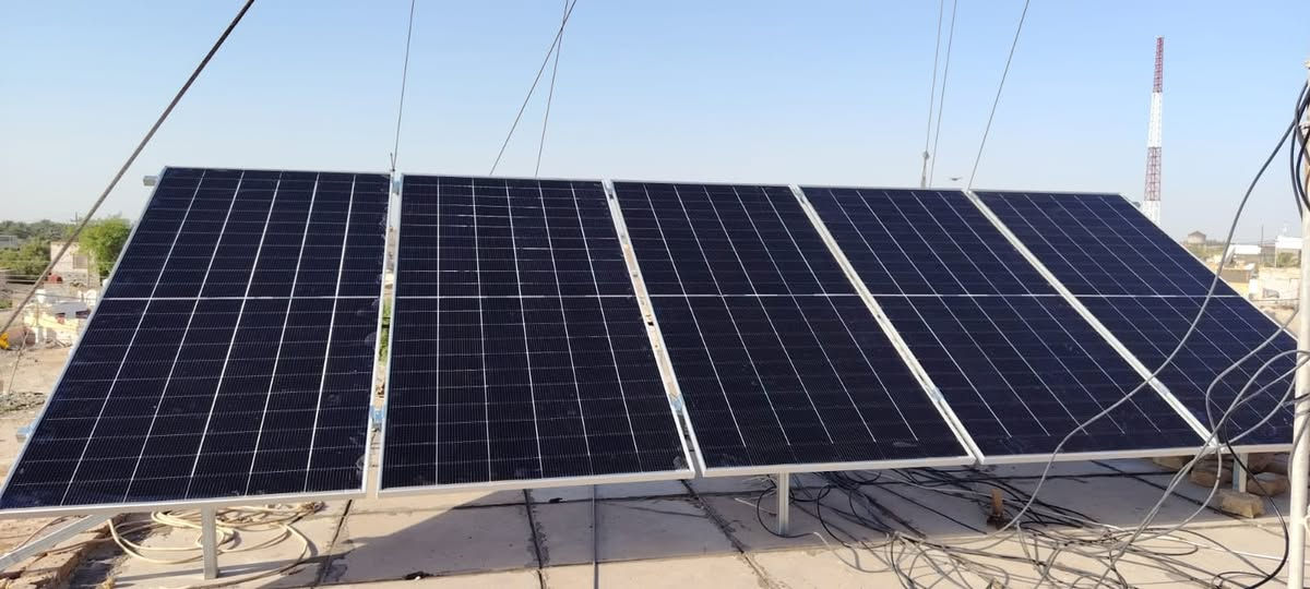 مستمرين بتجهيز منضومات الطاقه الشمسيه🌞 للحصول على (طاقه نضيفه وبيئه نضيفه 🌈🌿) 

تم تجهيز  منزل بمنضومه طاقه شمسيه ⚡⚡
👇👇👇
بمقدار 5A نهاري +5A ليلي لمده 4ساعات 🌠
بالاعتماد على 
1- انفيرتر4kw من ماركه فلستي ضمان سنه
2-بطاريه5kw من ماركه فلستي ضمان 5سنه
3-الواح ماركه لونجي himo x7 ضمان 20سنه
للحجز و الاستفسار التواصل واتساب 
قسم الصيانة / ***********
قسم المبيعات/ ***********
