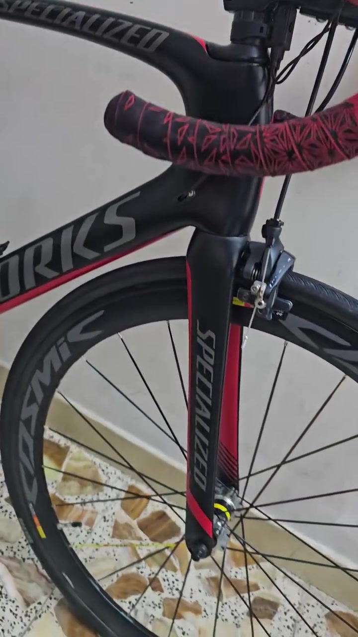 تخفيض بالسعر........ مليونين و700 الف وبيه مجال بسيط 
دراجه اورجنال شركه S-Works vange نوع السستم كهرباء من شركه شيمانو اوالتكرا R8050 ياباني اصلي 
الدراجه فول كاربون ما عدا الوياله نوع الوياله PRO COZMiC والوياله طرب فول الصوت جدا جدا 
الحجم الفريم 54 من طول 172 الى 180 cm  
نوع الوياله PRO COZMiC والوياله طرب فول الصوت جدا جدا
عدد السرعات 
11نمره خلفي 
2 نمره 
واتساب ***********
