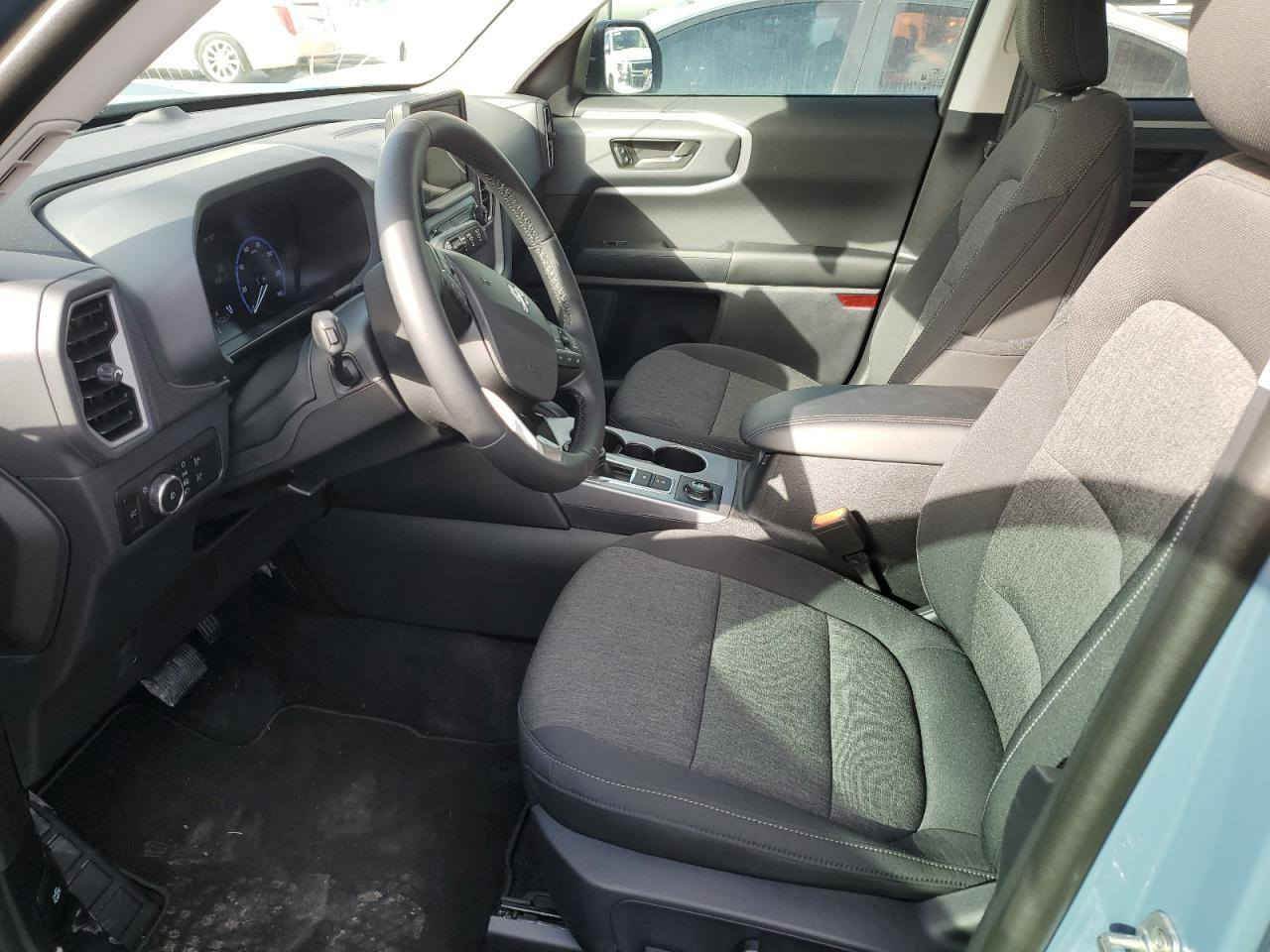 السلام عليكم ورحمة الله وبركاته
سياره فورد برونكو سبورت موديل 2024 رقم بغداد  سنويه بسمي ماشيه 7000 كم.  فيئه بك بن  السياره 5 انظمه للقياده  تخم تاير جبلي اصلي سيبايه أوف رورد بيها عداد دجتل عل دشبول محرك 1500تيربو كير اوتوماتيك 4 جام كهرباء لايت لد بكلايت لد سبير منازل لون مميز كير محرك صدر كفاله عامه السياره كلها كفاله عامه عدا الصندوق الخلفي وشويه من الجاملغ الأيسر السياره بحاله الوكاله السعر 19000 دولارعلما أن السياره بدون ايرباك كله سليم وصور الحادث موجوده مع الصور  والسعر بي مجال بسيط ولتقارن السياره بغير سياره مهجومه مكان السياره بغداد الاتصال ***********
