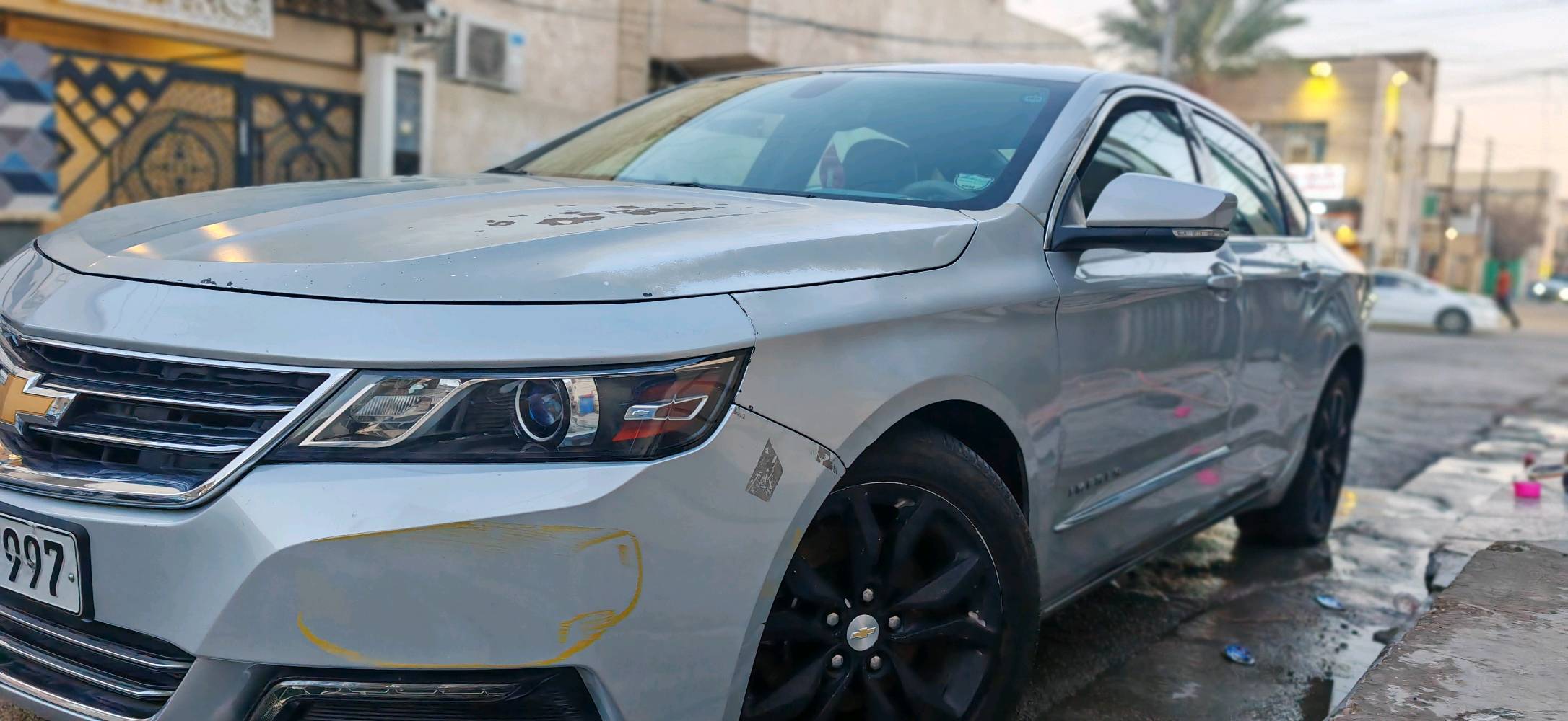 السلام عليكم
رمضان مبارك وتقبل الله اعمالكم 
 🚗 للبيع شفروليه امبالا 2018 - فول المواصفات - رقم سليمانية حديث - بانوراما - بسعر مغري

❄️❄️ التفاصيل الأساسية ❄️❄️

· الماركة: شفروليه
· الموديل: امبالا
· سنة الصنع: 2018
· المحرك: 3600 سي سي (V6)
· المواصفات: فل كامل (فول مواصفات)
· اللون: فضّي / سلفر 
· الاستخدام: شخصي
· العداد: 152  الف كم 
· المنشأ: امريكي 

💡 المميزات والكماليات (فل الفل) 💡

· ✨ بانوراما (فتحة سقف) كاملة
· ✨ كشنات كهرباء بالكامل 
· ✨ مقاعد جلد فاخر مع تدفئة (مقعد + ضهر)
· ✨ تحكم كامل  تدفئة الستيرن شاشة قاصة ابل كار بلي 
· ✨ لايت زنون مع عدسات (قوية ونظيفة)
· ✨ الأرضية جلد 
· ✨ تيرات جديدة 

· ✅ المحرك: يشتغل تك ماعرف شنو السبب 
· 🚨 ملاحظات مهمة:
  · السيارة فيها ٤ قطع صبغ ابيع حزام (بدون دواخل ولا ضرر شاصي).
  · صوت في الصدر (الدبل) جهة جنب السائق (يحتاج تشخيص بسيط).

· ⚠️ السيارة بهذا الوضع وسعرها مناسب جداً مقارنة بنواقصها. فرصة للميكانيكي أو من يريد سيارة فارهة ويعملها صيانة.


· السعر:  (مناسب جداً ونظراً للظرف)
· نظام البيع: قابل للتحويل على رضا الطرفين (تحويل او وكالة). إذا تريد تحويل او وكالة أنا حاضر.

📍 الموقع والمعاينة
 بغداد / حي الجهاد/ الشارقة 
· للاستفسار الجاد والمعاينة: *********** (اتصال أو واتساب)

#شفروليه_امبالا #امبالا_2018  #فل_كامل