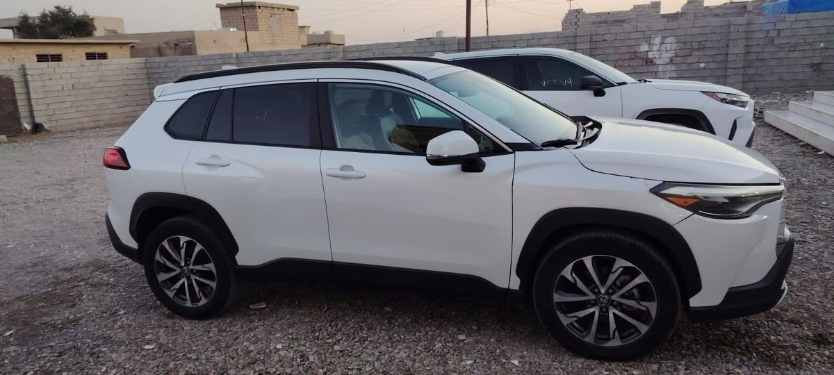 السلام عليكم
كورلا كروس 2023
لون ابيض
مواصفات XLE
بصمه
رادارات جانبيه 
تبريد خلفي
كشانه جلد
هيترات كشانه
كشن كهربائي
شحن وايرليس
السعر 175
وبيها مجال 
الضرر بونيد مبدل بلادي
بدون دواخل
 ماشيه 45الف
منفيس
المكان الزاب قرية اصبيح

للاستفسار الاتصال على***********
