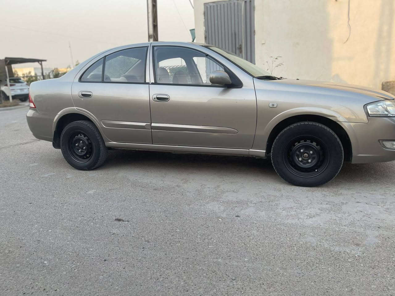 للبيع فقط سني موديل 2010
رقم اربيل الجديد بسمي كفاله عامة بيها باب فقط كلير 
تخم تاير حدادية كير مكينه كفاله مكاني شهداء البياع 
السعر 92 لاتصال تفاصيل اكثر ***********
