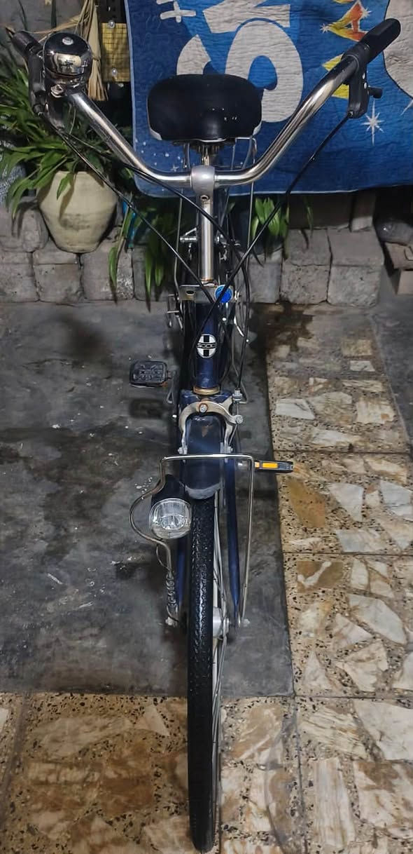 ‏باسكل حجم ٢٧ بناتي كير وحساس شغلات ٦ نمرات
‏نظافه ٩٠ بالميه عطلات ماكو بريكات اجاملغ اسود طافي 
‏السعر 125 وبي مجال 
‏: ***********
‏واتساب
