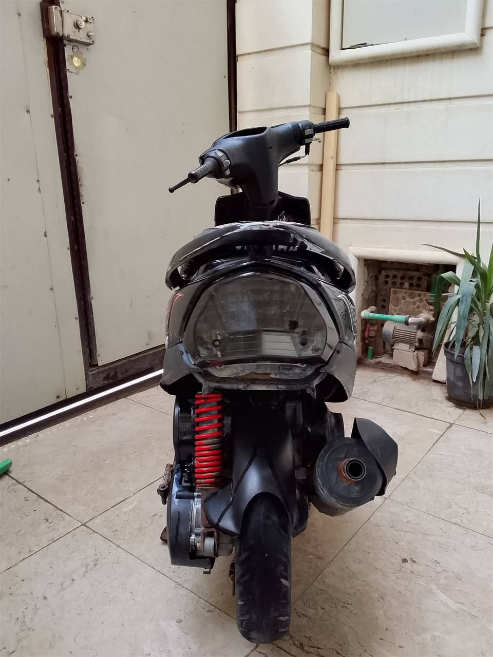 ماكس عدله موديل 2008 بوشه 49 هندر واحد تشتغل
 بيها نقوصات سلف عداد بريك امامي السعر 375 بيها مجال قليل العنوان كربلاء شارع احمد الوائلي خاص موجود او تصل ع رقم 
***********
