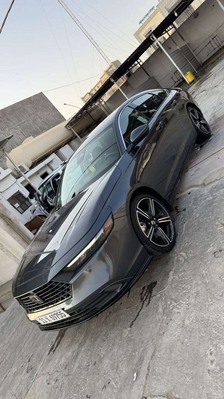 السلام عليكم  للبيع هوندا اكورد موديل 24
فئه EXL 

لحادث فقط تبديل بنيد 

السعر 220 أو بيها مجال 

الرقم ***********
