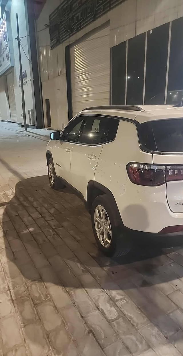 جيب كومبارس موديل ٢٠٢٤ سياره جديده ماشيه ١٤ رقم سليمانية مكاني كربلاء السعر ١٣٥ وبيها مجال ***********
