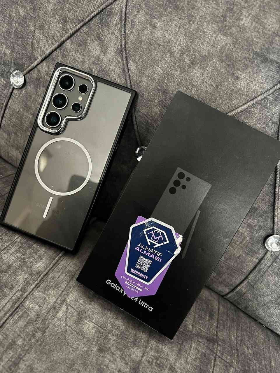 السلام عليكم
جهاز كلاكسي s24 ultra 
(الجهاز مراوس بايفون (14 15 16 )
الجهاز جديد استخدام شهر فقط وكاله وضمان
ذاكره 265 
الجهاز مكفول لاتصليح ولاخدش 
وجميع الملحقات موجوده قلم +كارتون+شاحن
المكان المحموديه 
***********
***********
