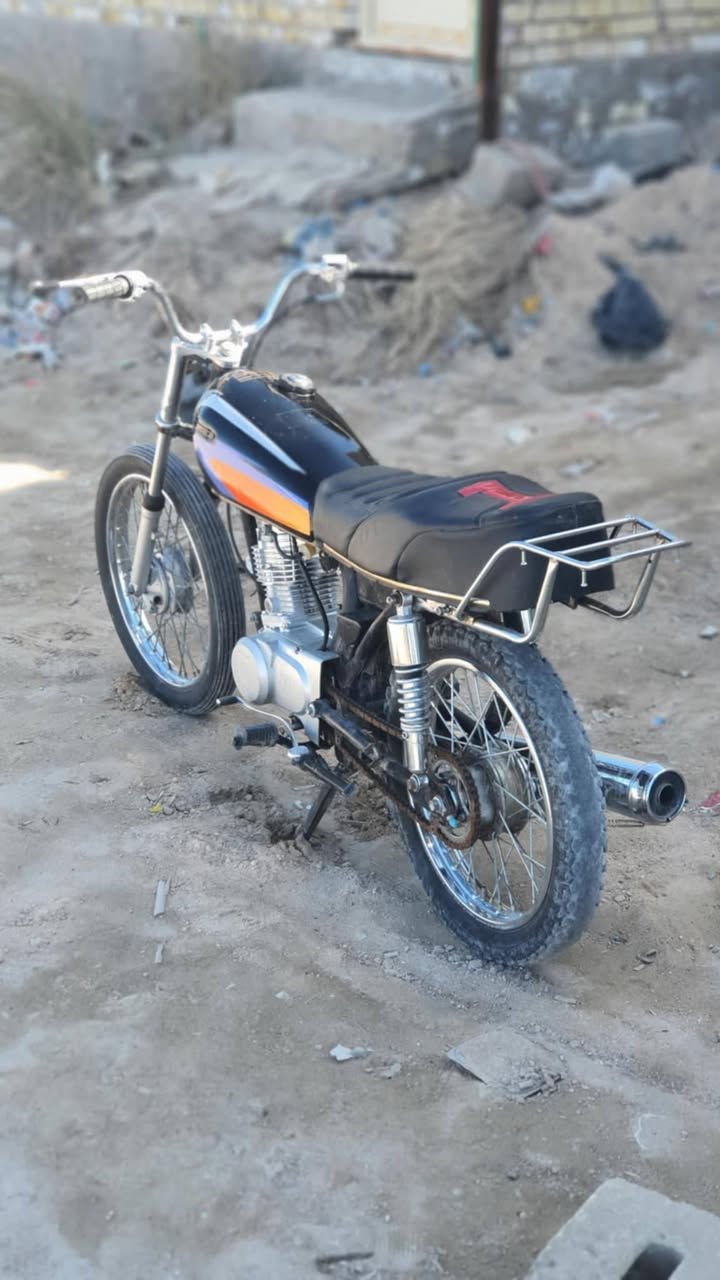 السلام عليكم للبيع اصولي مديل 16 تعمير كله جديد مكينه 25 وكيله العارضي مكاني نجف  شارع المطار *********** سعر مناسب
