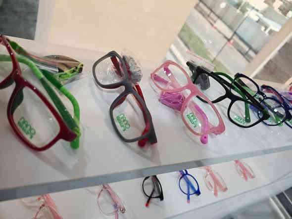 السلام عليكم عروض راس السنة من عوينات بغديدا
تخفيظات للايطارات الطبية للبراندات العالمية 50% 
مع هدية
متوفر لدينا عدسات من نوع :
• عدســـــــات ملتي / عدسه طبية شفاف ذو نقاوة عالية 
• عدســـــــات فوتو / عدسه طبية يتغير لون بمجرد التعرض للاشعه الشمس او اشعه الزرقاء
 • عدســــــات بلوكات / عدسه طبية مقاومة او مانعه للاشعه الهاتف او الكومبيوتر 
.
.
العنوان : موصل / حمدانية / بالقرب من مستشفى الحمدانية العام / مجمع المراد الطبي 
.
للتواصل  *********** /  واتساب
