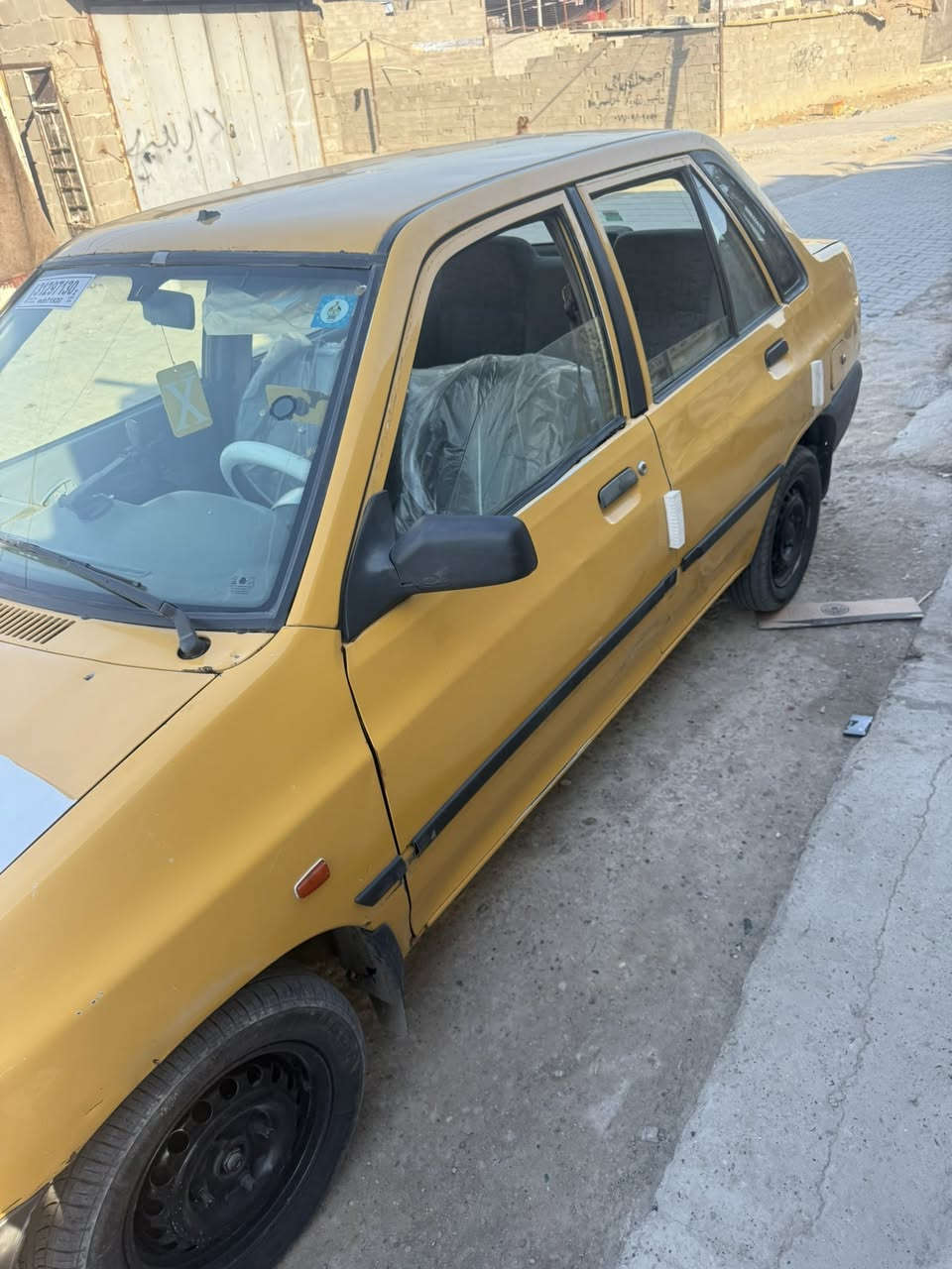 سلام عليكم سايبة موديل 2013 مصفرة هيئة وغرامات تبريد شغال سيارة بيه طابوكة جديدة وصدر امامي خلفي جديد السعر 26 مكاني بغداد الحميدية ***********
