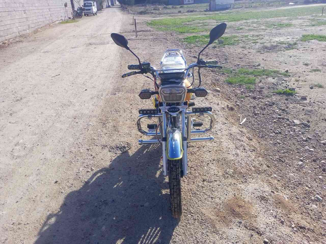 السلام عليكم دراجه معروضه للبيع او مراوس حسب القناعه موديل 25 محرك 150 ***********
