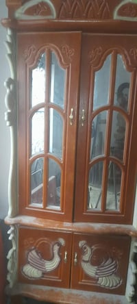 غرفة خشب • للبيع