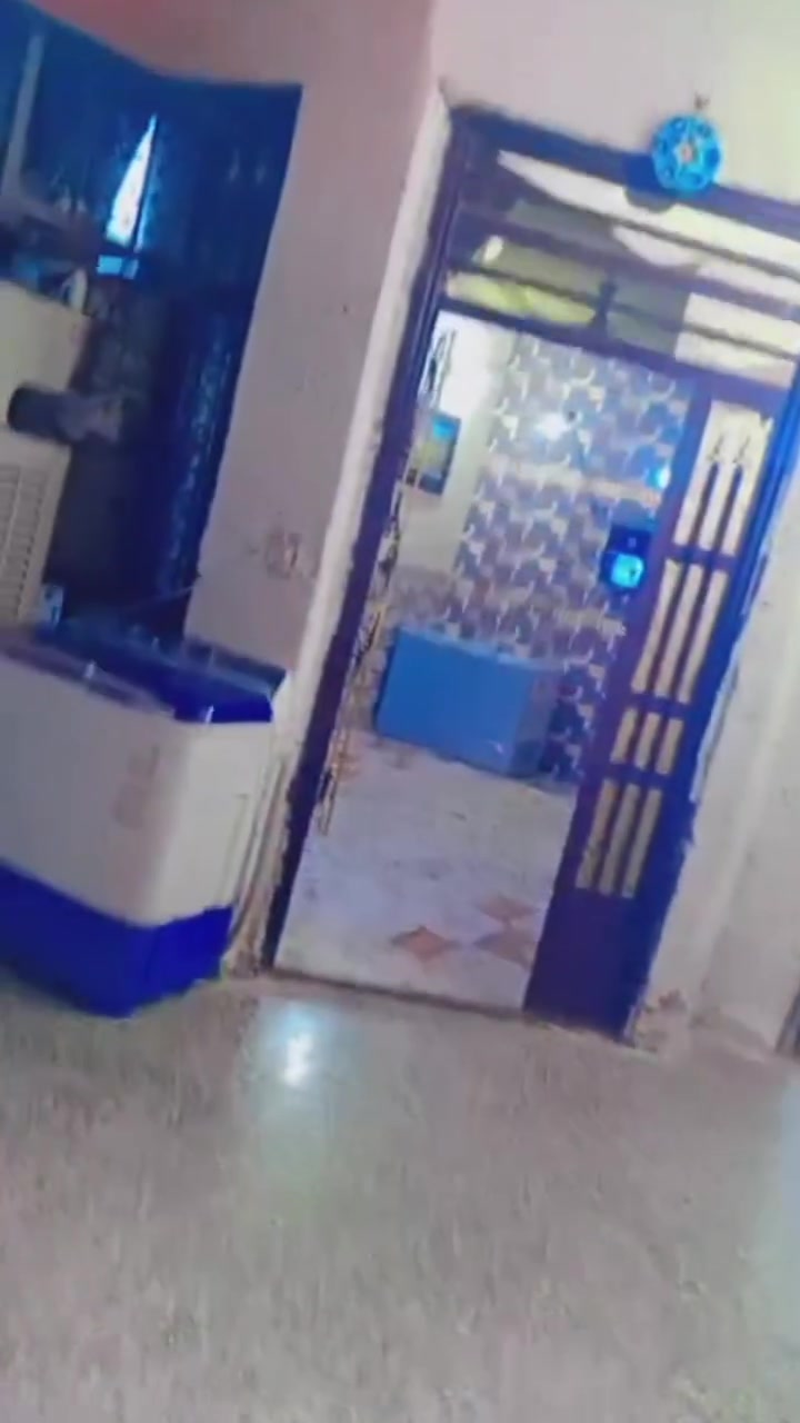 بيت منطقة حي البتول شارع ابو ثلاجات اي نقص مابي كامل غرفتين فوك صاعدات نقصهن سكف التواصل واتساب على هذا الرقم *********** السعر 65بي مجال
