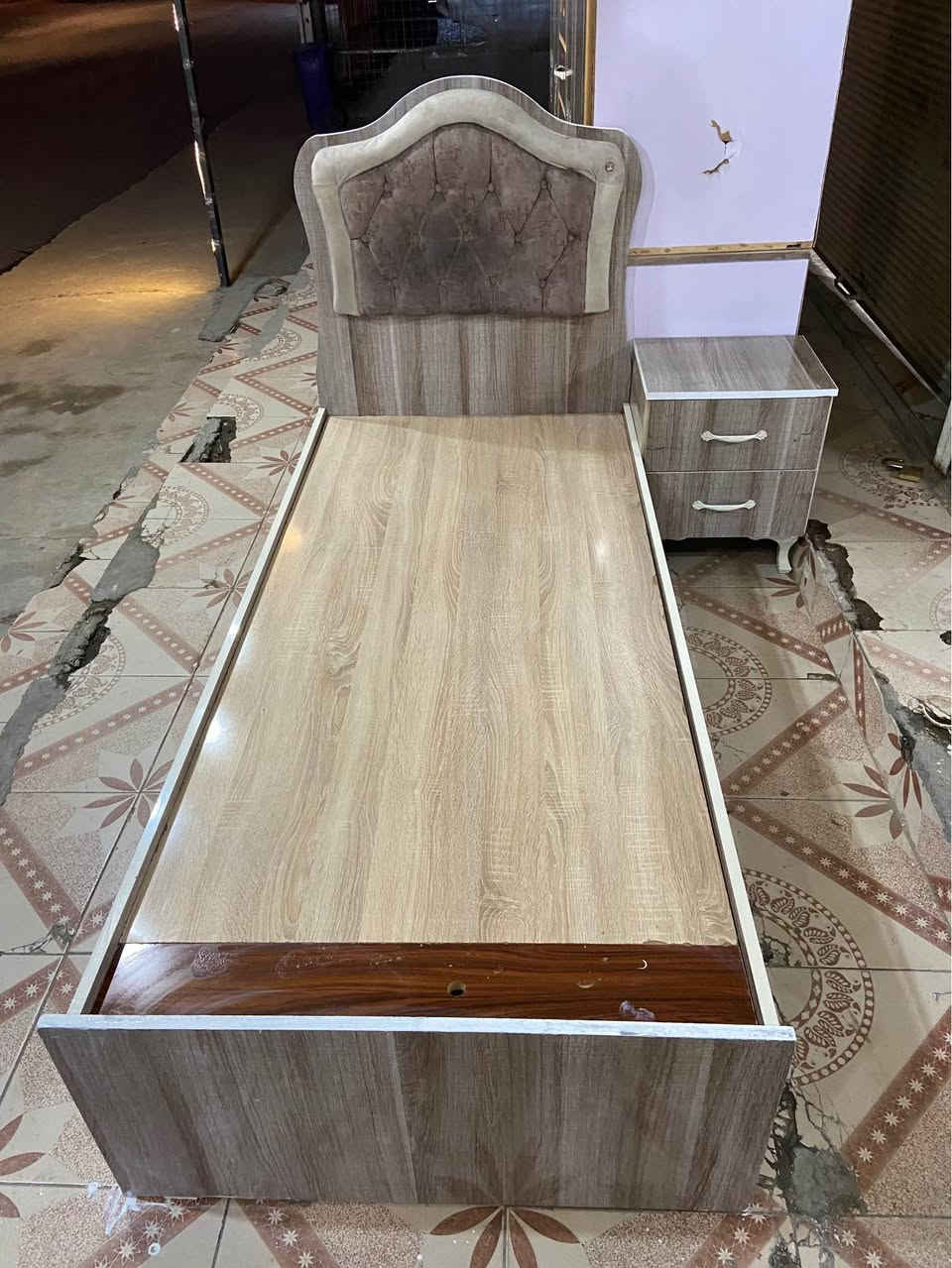 سيسم نفر واحد مستعمل قليل 

سعرها 90 الف￼ 
الاستفسار *********** كركوك, العراق
