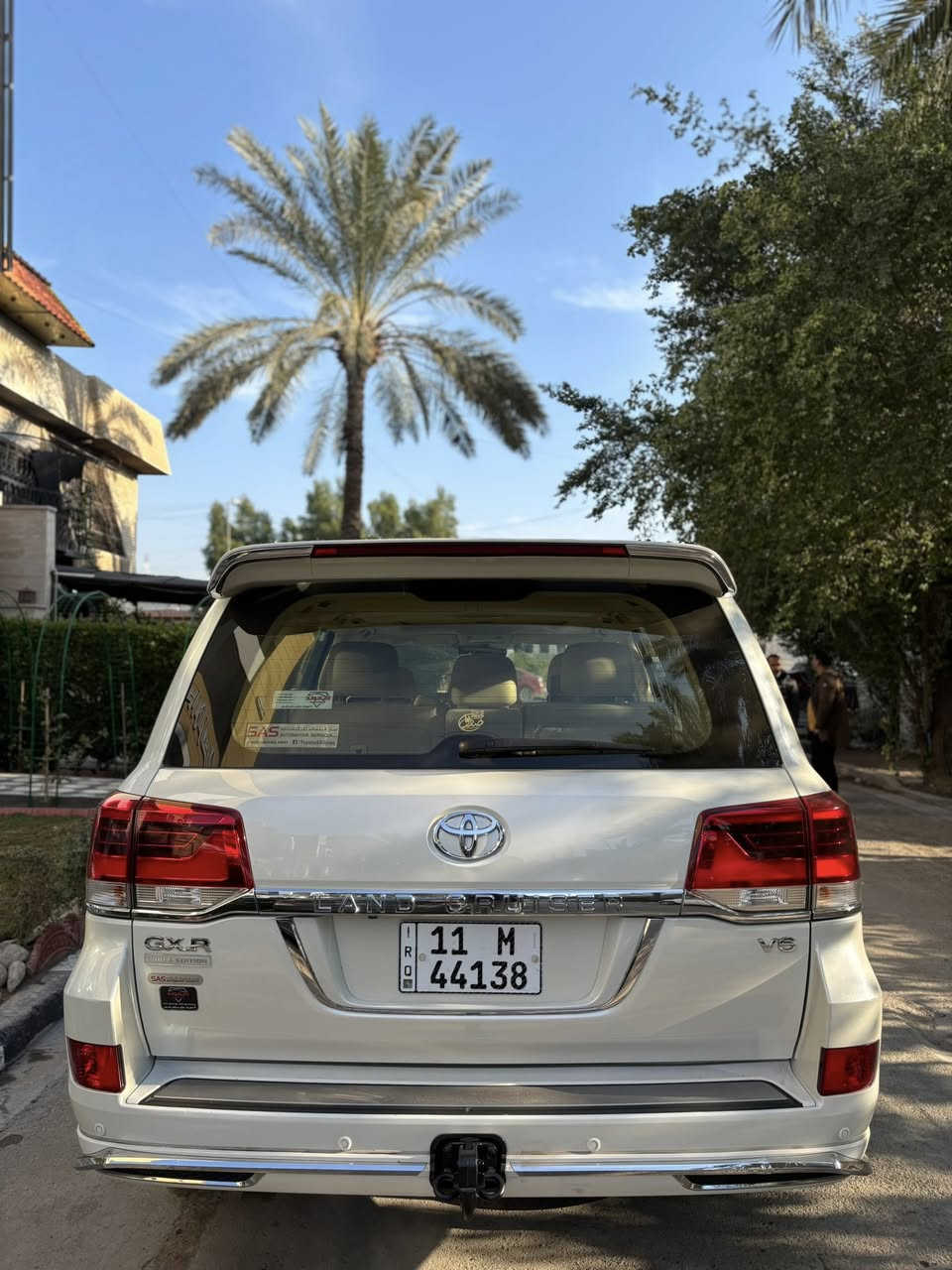 لاندكروز GXR V6 وايت أدشن 2017.
ضمان شركة SAS باب أول.
ماشية ( 100km الف) فقط.
السيارة على حالة الوكالة موضح بالصور.
مكينة كير صدر بدي كفالة عامة
على حالة الزيرو.
فول مواصفات.

رقم بغداد تحويل مباشر.
الموقع بغداد. زيونة.
السعر (49,800$) فقط.
للأستفسار اكثر الاتصال او مراسلة واتساب:-

***********
