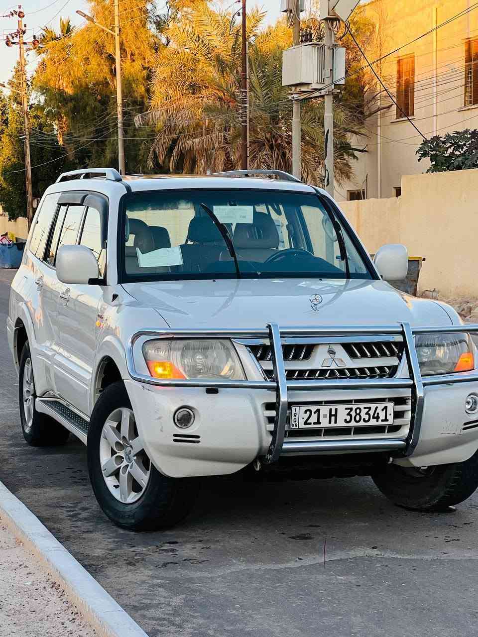 للبيع 🛑
النوع : ( متسوبيشي باجيرو حبتور خليجية العلامة الذهبية ) 

الموديل : ( 2006 )

اللون : ( أبيض لؤلؤي )

المواصفات : ( فتحة سقف ، مقاعد جلد ، تحكم كهربائي للمقاعد ، تبريد 3 قطع امامي خلفي ، نظام صوتي ممتاز ، مرايات شفط وتحكم بيهن كهربائي ، بالأضافة الى كروز مثبت سرعة ، لايت زينون ، كشافات ضباب ) 

الحالة : ( السيارة بحالة جيدة جداً ، استخدام شخصي ، والسونار يحكم أدامة كاملة من الأف للياء برغي نقص مابيها ولله الحمد ) 

معلومات أضافية : السيارة رقم سُليمانية رقم أنكليزي الجديد بأسمي تريد تحويل تريد وكالة 

الموقع : ( البصرة / الساعي مُقابيل حلويات الخاصكي )

السعر : ( ▪️ 𝟏𝟏𝟕 ▪️ ) وبي مجال للطيبين

للتواصل : ( *********** )📝
