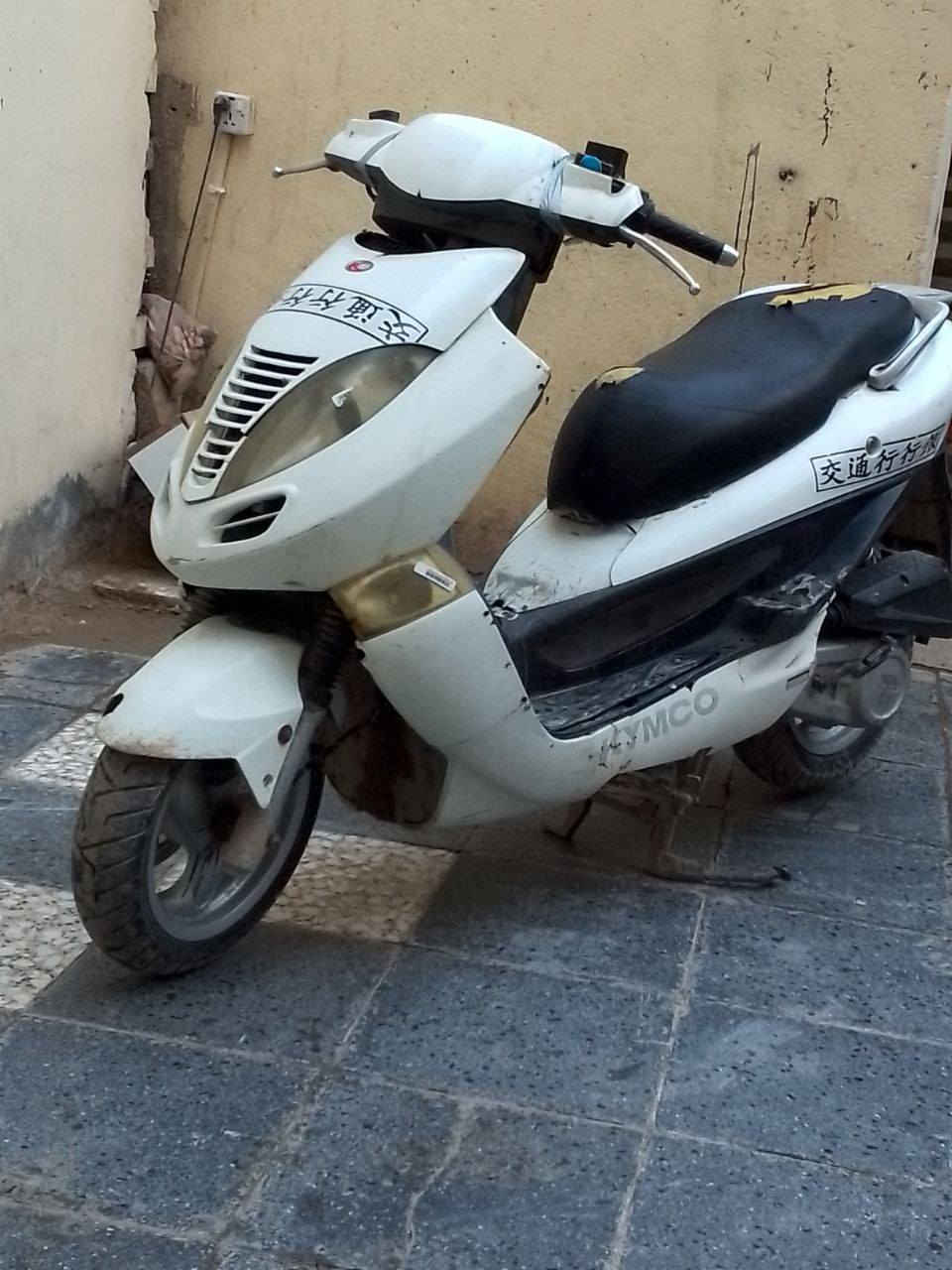 السلام عليكم دراجه كومكو للبيع الدراجه نضيف شغاله سلف هندر دبل نظيف دراجه جاهز من كل شي السعر 300وبيها مجال المكان الحله جمعية قرب النافوره الرقم الهاتف ***********
