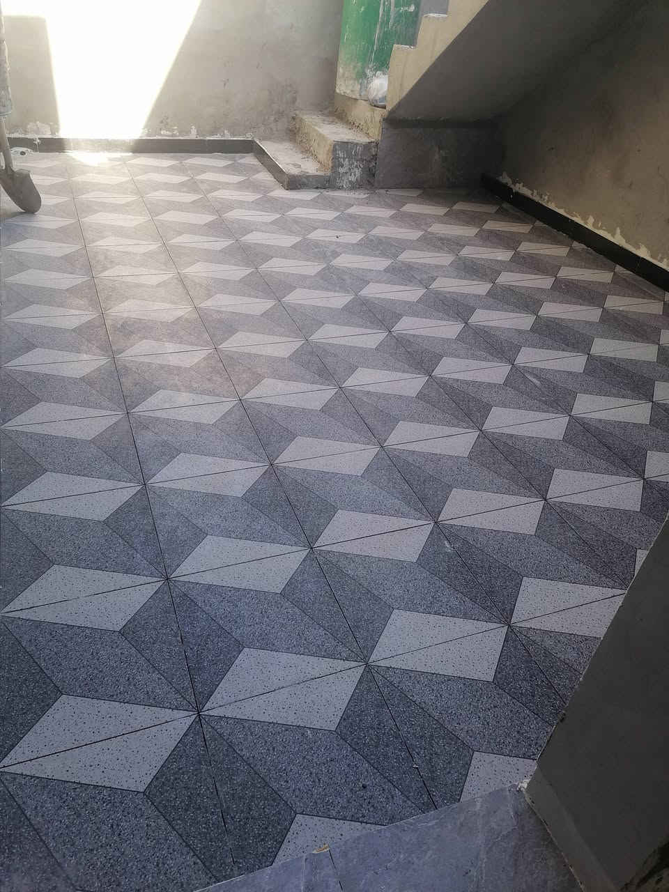 السلام عليكم خلفه سيراميك متفرغ جدران ورضيه نتصل على هذا رقم ***********
