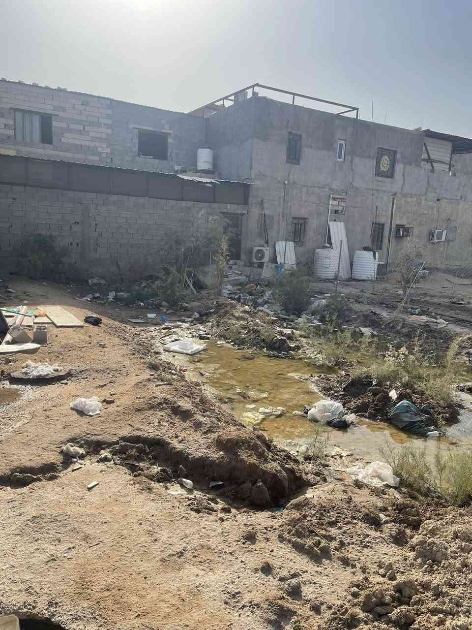 السلام عليكم قطعه 200متر العنوان التنومه نهر حسن شارع القسيم الشارع الرئيسي 15متر ولفرعي 10متر طابو زراعي سند 25السعر 42قابل للتفاوض لاستفسار ***********
