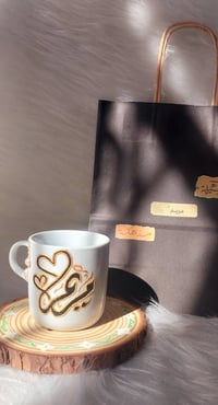 رسم على الزجاج • كوب بقاعدة خشب • الموصل الميدان