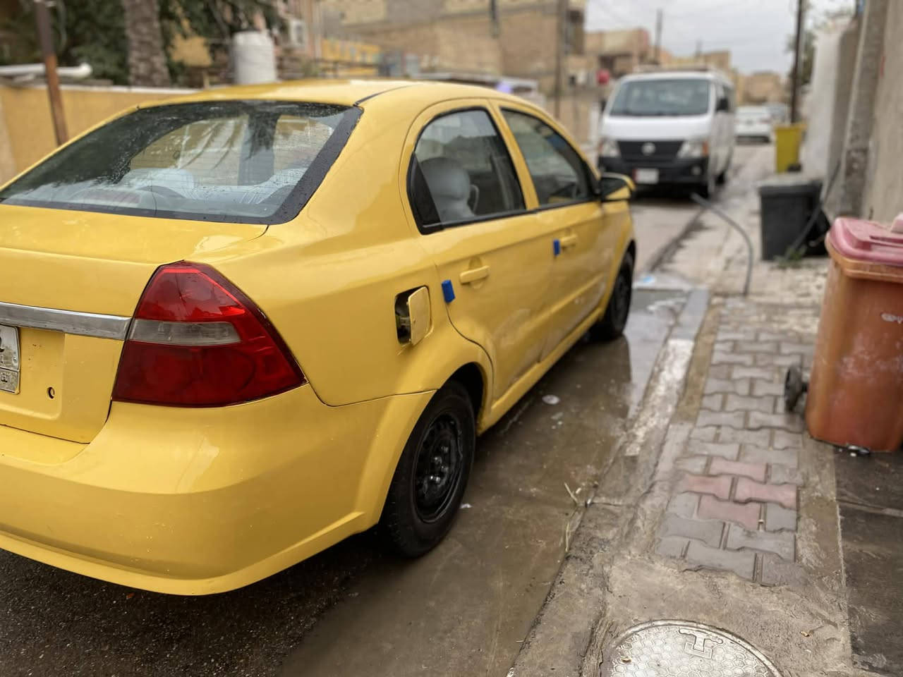 السلام عليكم ورحمة الله وبركاتة افيو موديل 2007 مسكر
خليجي السيارة مصبوغه عام للجماليه السياره كشرها ما مكفول كدام عينك كير محرك جدد مامفتوحات حداديه جديده تخم تاير جديد بور ستيرن جديد مشط ستيرن جديد  كهربائياتها زينه مصفره غرامات بس هيئه 230الف على المشتري تحويل مباشر راعيها بالسماوه السعر 32وبيها مجال قليل مكاني بغداد الحسينيه قرب مستشفى الحسينيه للاستفسار  ***********
