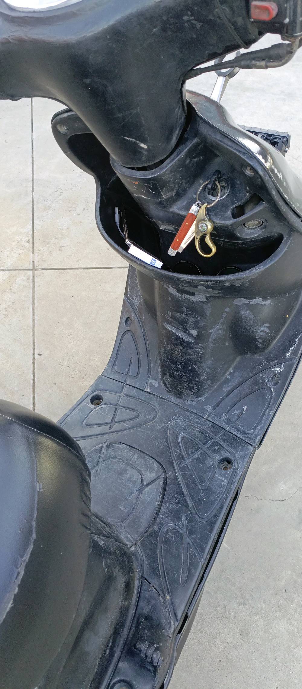 ماطور لگزز للبيع 
اشاير لايت مكينه شاصي كلو شرط بس عندك اشاره يمين ما تشتغل والباقي كلو شرط يعني ماطور ماتصرف عليه ربع 

مكاني معارض البراوي بل ايسر 

سعر 550 وبي مجال 

للاستفسار الاتصال على رقم // ***********

بي واتساب //او مراسله صفحه👍🏽