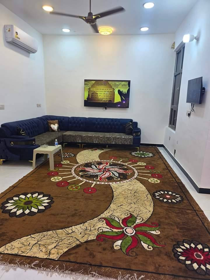 السلام عليكم
اللهم صل على محمد وال محمد 
بيت للبيع بالكوت الجديده شارع اليوده الرئيسي مو فرعي موقعه حلو جاهز بدون اي نقص بناء طابوق أساس رفته شبابيك المنيوم جاهز من كل نواحي 
مساحه 200متر 
شارع عرضه 15
السعر 100وبي مجال 
للاستفسار ***********
واتساب***********
