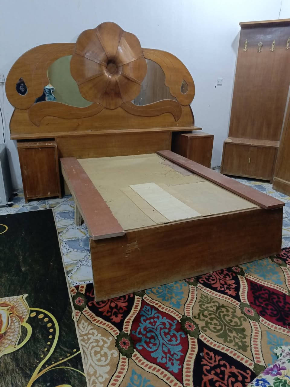 كوت حي الحكيم قرب الحولي
السلام 350
 ***********
