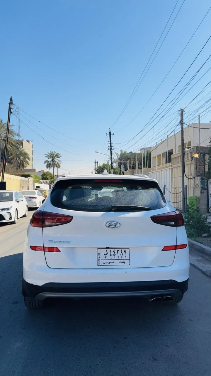 السلام عليكم
للبيع فقط بدون مرواس 

توسان وراد امريكي 2020

ماشيه ٤٥  الف سيارة جديدة
عده و سبير و حجر بيئة كاملة
حادثها مال امريكا يقرا ميكانيك كيس محرك جوه مفتوح فقط و هنا صار بيها صبغ ربع الدعامية الامامية فقط 
السيارة جديدة اخت  من كلشي و ترايها مال خليجي زيرو اخت الكلين KM8J33AL6LU249093
ولا كلوب مشتغل بالدشبول ايرباكات كلها بلادية
مواصفات .. لمتدد عدى البنوراما
مكينة ٢٤٠٠ Gdi 
لد امامي زنون لايت ٥ عدسات 
فور ويل و مانع تزحلق و اوتو هولد
ثلاث انظمة قيادة و مانع انحدار
بصمة تشغيل و ابواب و هند بريك بصمة 
شاشة جبيره تدعم كار بلي وكامرة دوراة اصلي 
فول تحكم سترين و مثبت سرعة 
تبريد بيانو و جهتين حار و بارد 
شحن تلفون واير لس
كشن كهرباء و تدفئة بالكشنات 
تحديد مسار و توقف ذاتي 
رادار امامي و جانبي. 
جنطة كهرباء
ويل كب مال خليجي حجم ١٩ كروم
سيارة مواصفات تختلف عن خليجي 
السعر  ( 178 ) ورقة و بيها مجال جداً بسيط للطيبين

السيارة لا تقارنها بالمضروب بجم ولا تقارنها بالالون الاسود و فيلي 

المكان الكرادة / المسبح

تلفون / ***********
