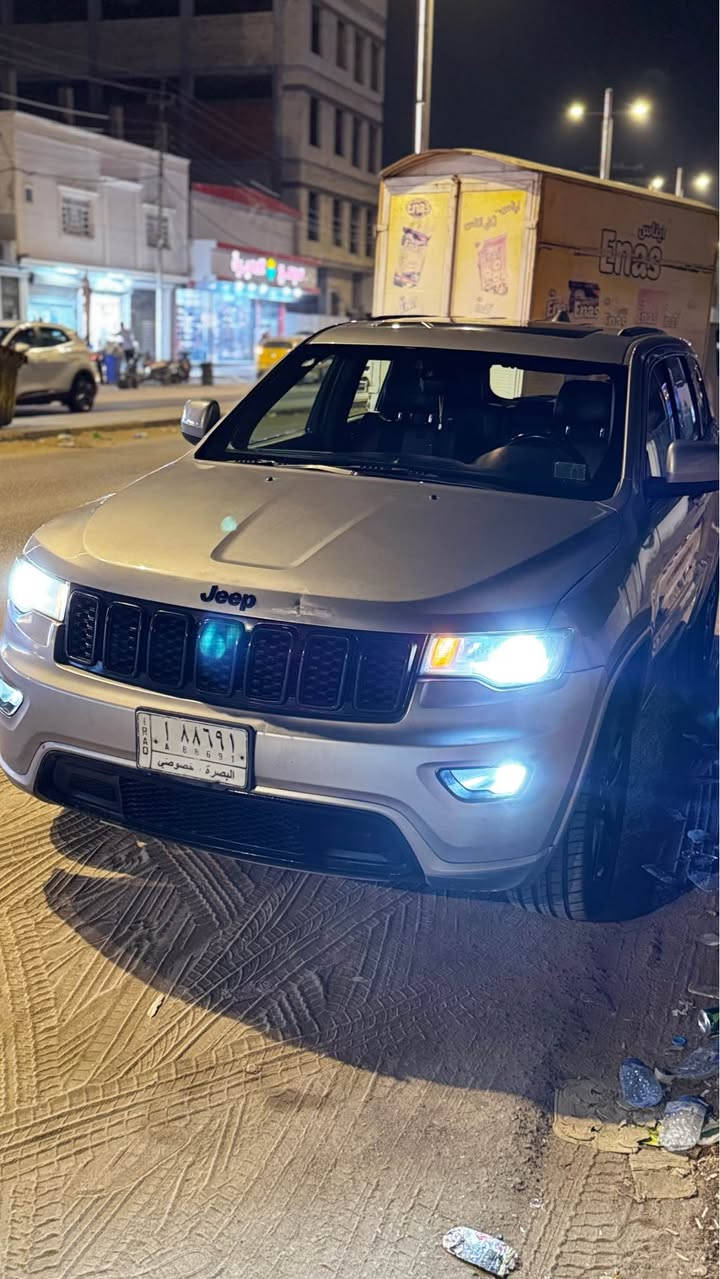 جيب شروكي 2018 السياره مكفوال ماعده جاملغ مع البنيد صبغ السياره جاهزه كير مكينه حداد  السياره بلاك توب فتحه رادار خلفي معروفه مواصفات ال بلاك توب 
*********** البصرة, العراق
