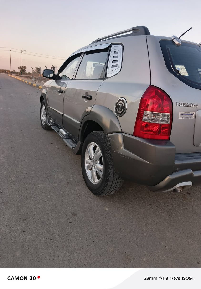 توسان 2009 وارد كوري مكفوله من الضربه والصبغ رقم بغداد دولي باسمي محرك كير تبريد حداديه خير من الله ماشيه 155 km السعر 117 $  وبيه مجال مكان السياره الكوت
***********
***********
