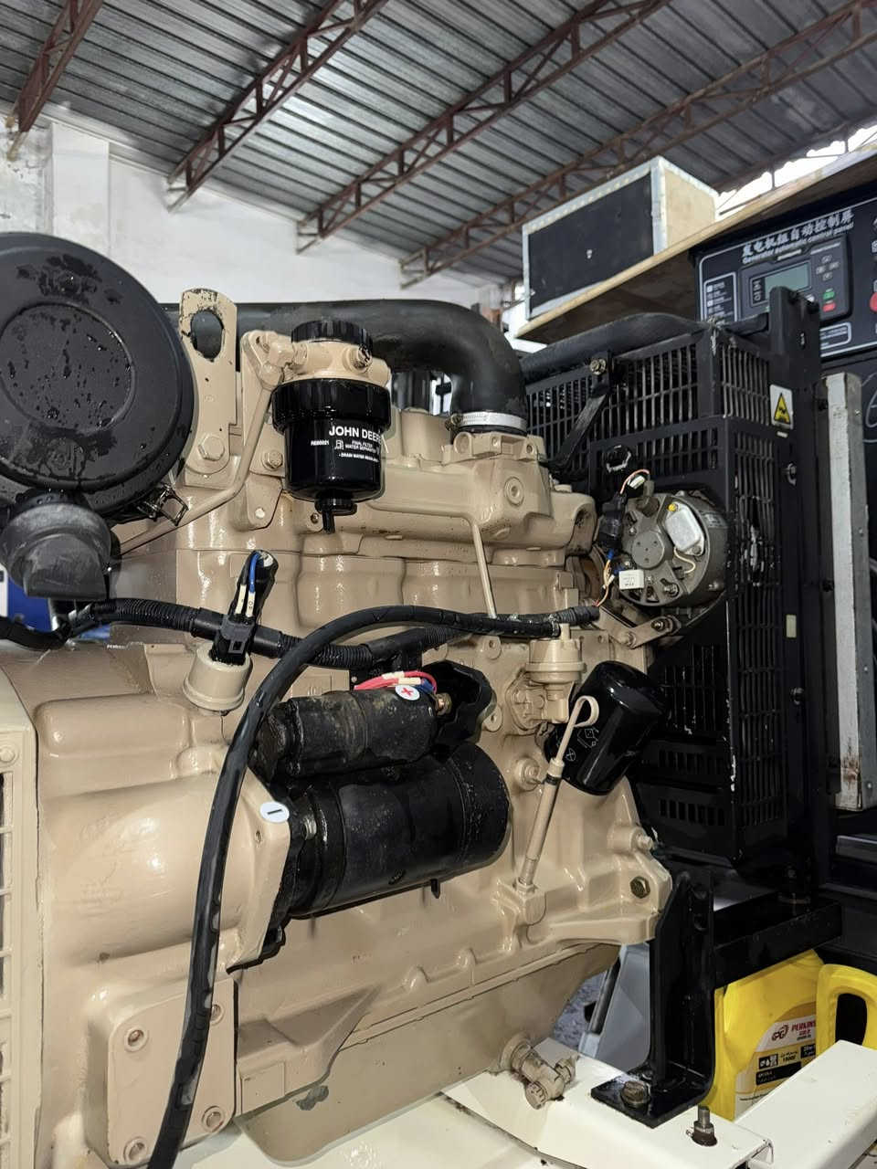 سلام عليكم
للبيع مولده جوندير 4 سلندر 
ستندر ما مفتوح بلادي فرنسي 
توليد ستانفؤر بلادي (44) كيفي 
سا عا ت عمل (292) ⏰⏰
العنوان أربيل // استفسار واتساب 
*********** / ***********
توصيل لجميع محافظات العراق موجود🚛
