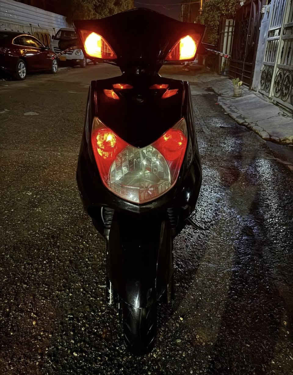 سلام عليكم دراجه سكنس فحل بلاديه كفاله عامه دراجه خير من الله بيه صالنصه رياضيه وبيه بلاديه مالته ويه الواقية كفرات فحميه زلغ مابيه كهربائيات كله شغاله  الدراجه كابريتر دراجه خرسه تجي وتشوف بعينك 
 رقمي واتساب ***********
